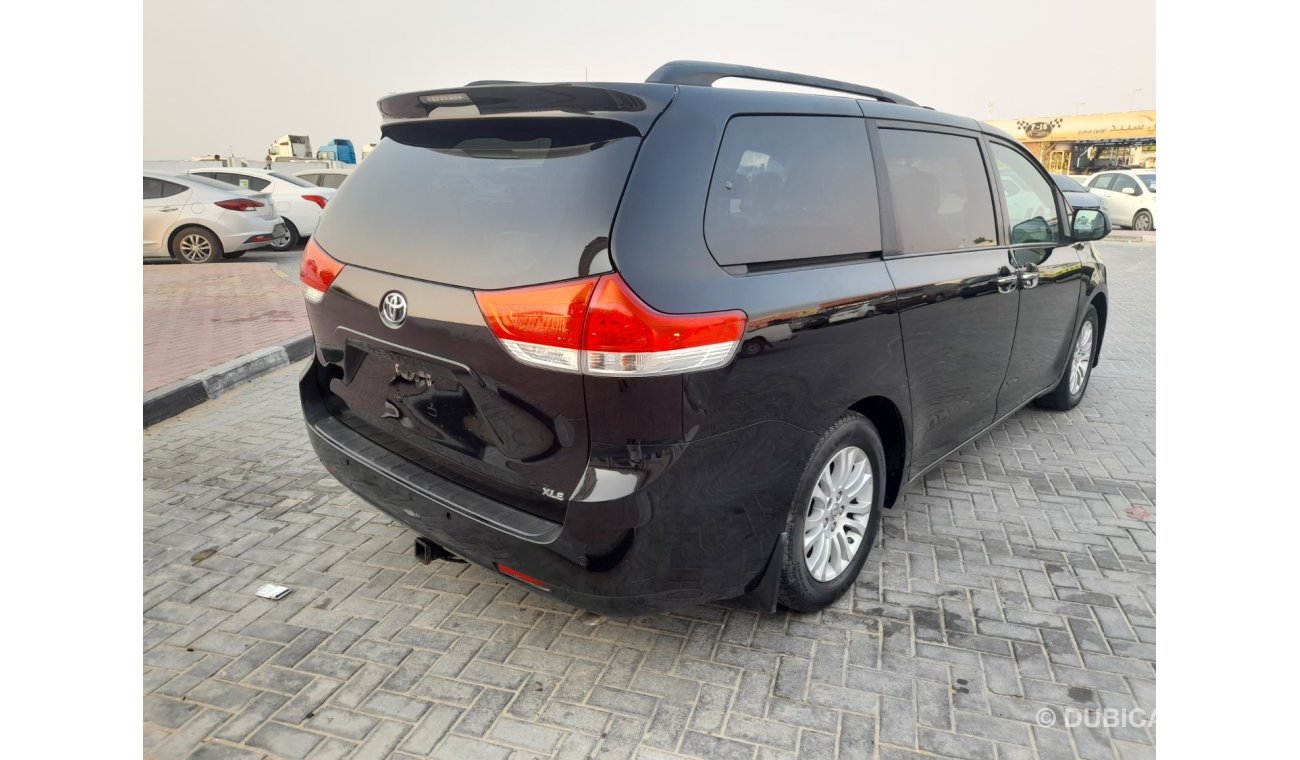 تويوتا سيينا Toyota Sienna 2014 xle