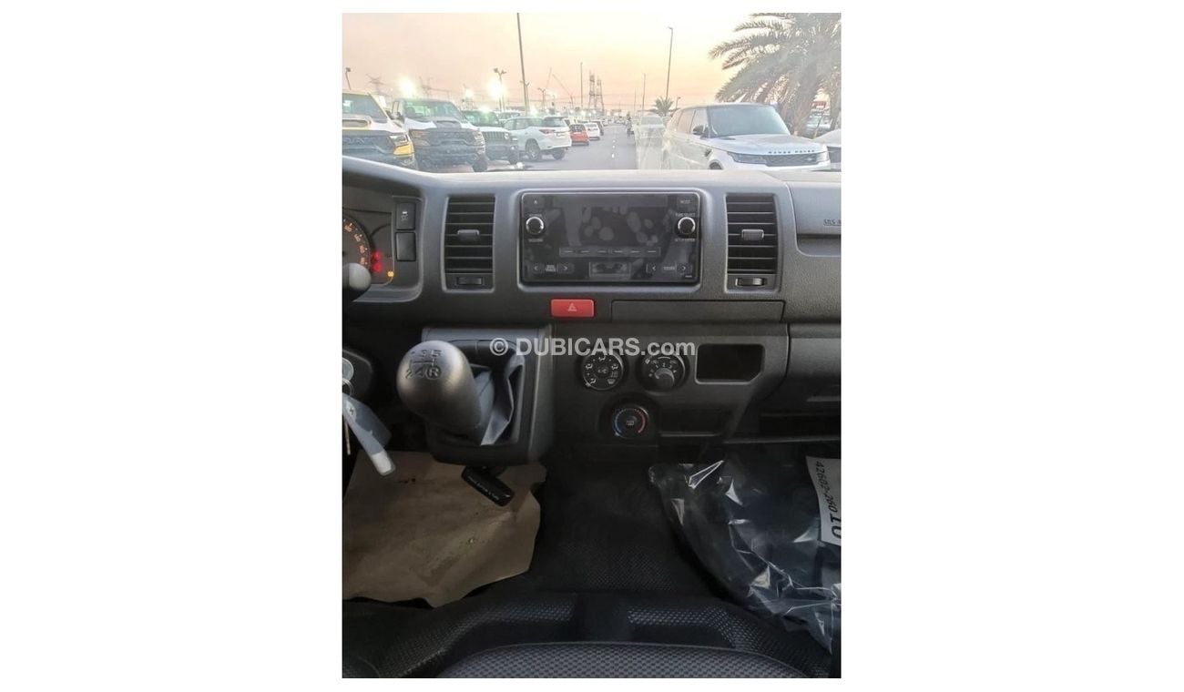 تويوتا هاياس Toyota Hiace Cargo Standard 2.7L Petrol 2023