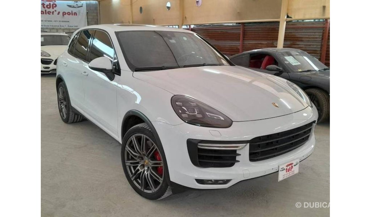 بورش كايان توربو PORSCHE CAYENNE TURBO 4.8L 2015 SPORTS CHRONO PACKAGE WITH PANORAMIC ROOF AND VERY LOW MILEAGE