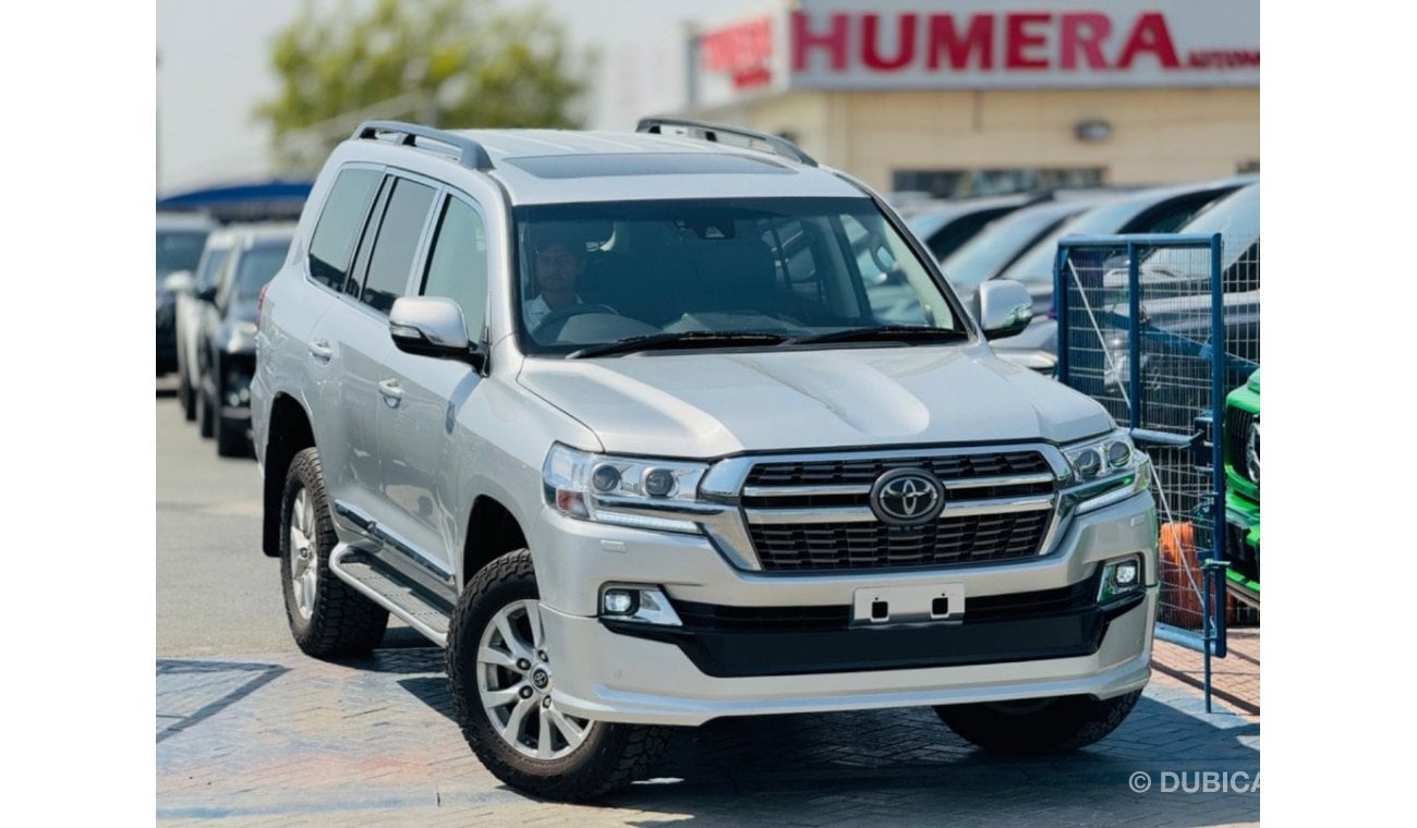 Toyota Land Cruiser Sahara top of the range