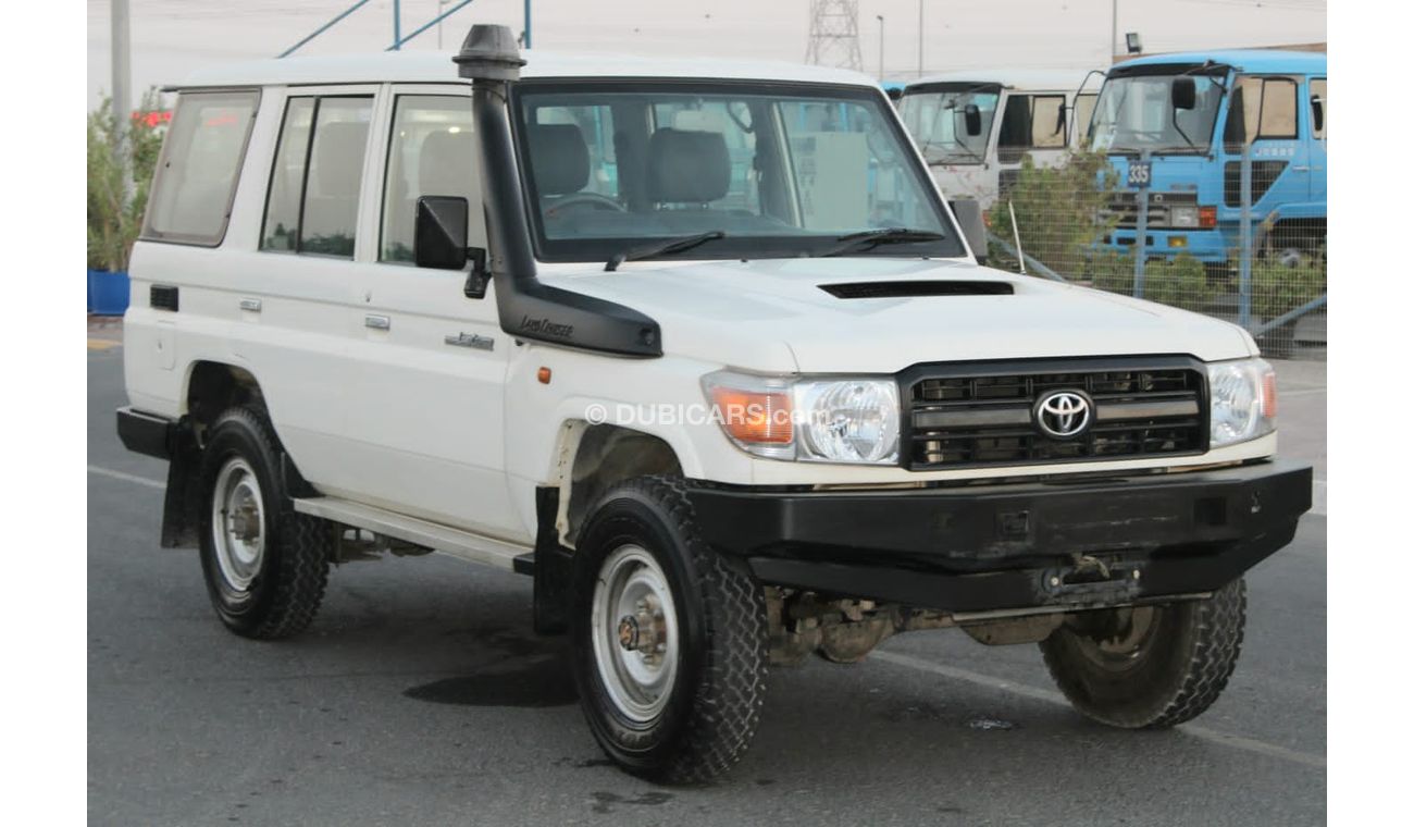 Used Toyota Land Cruiser Hard Top 2016 for sale in Dubai - 586915