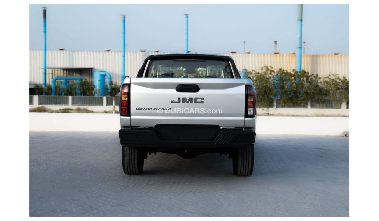 JMC Grand Avenue 2024 JMC Grand Avenue 2.3 DV 4X4 - Silver inside Black & White | Export Only