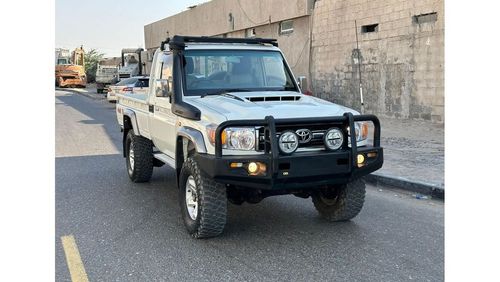 Toyota Land Cruiser Pick Up