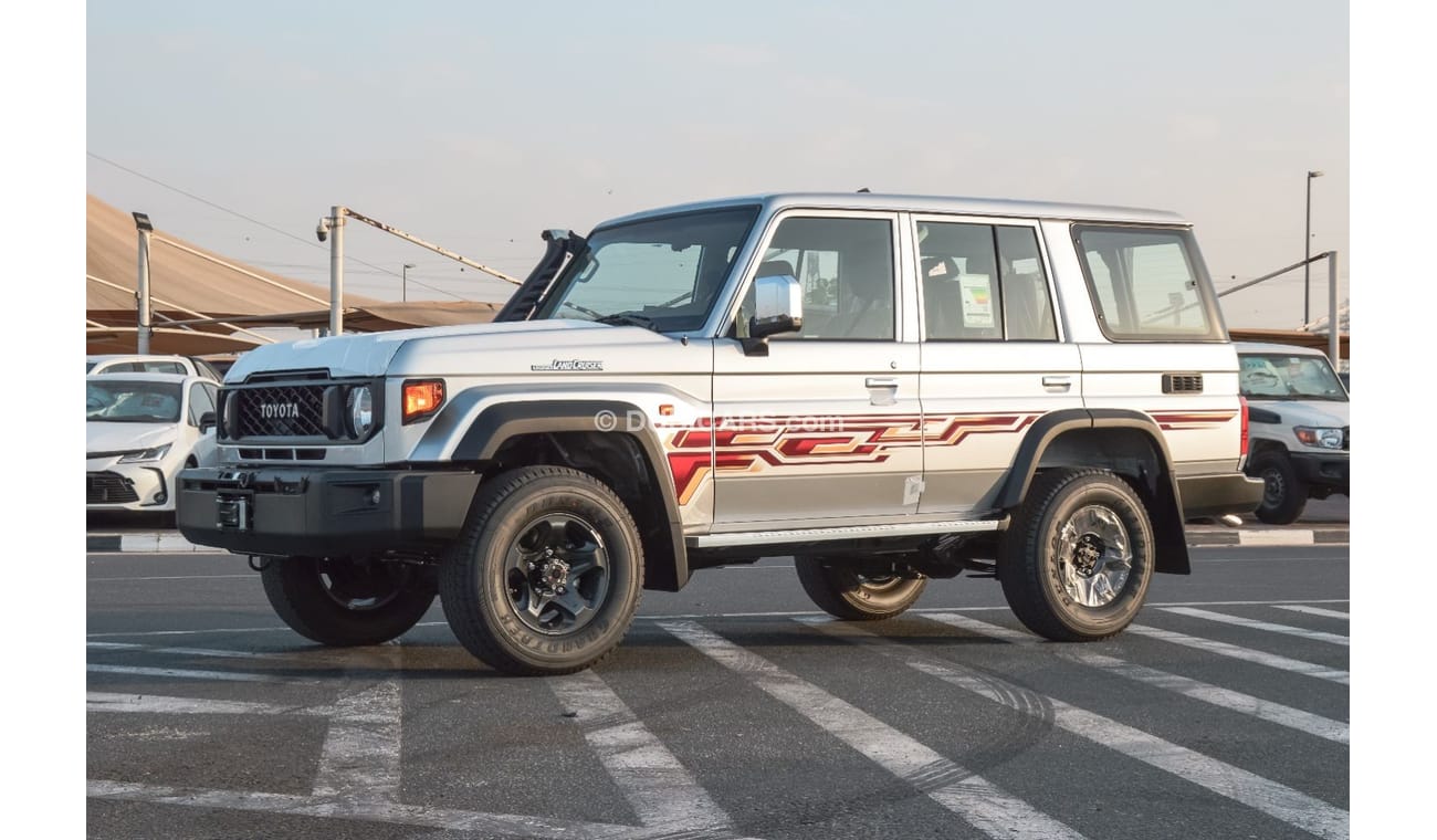 تويوتا لاند كروزر TOYOTA LAND CRUISER 76 SERIES 4.5L 4WD SUV 2024 FULL OPTION | REAR CAMERA | DIFFERENTIAL LOCK | VINC