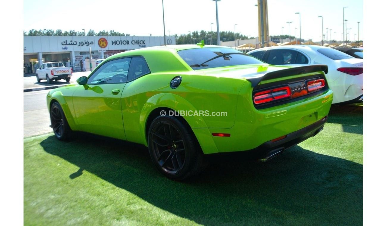 Dodge Challenger Scat Pack 6.4L (485 HP) NICE COLAR CLEAN CAR AND VERY GOOD CONDITION