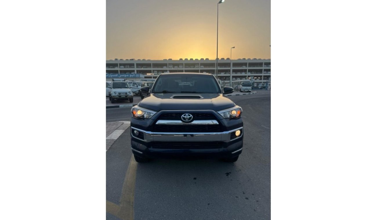 تويوتا Runner4 2018 4x4 7 seats sunroof