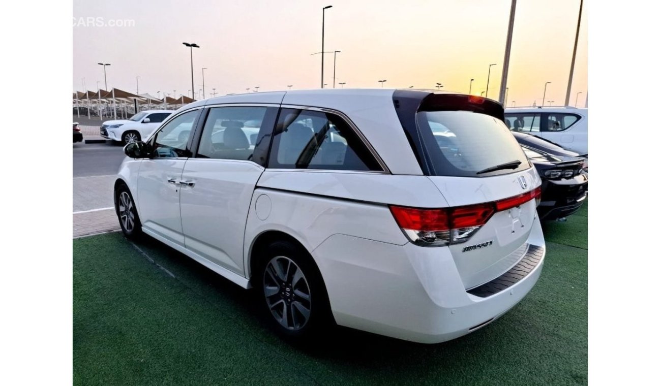 Honda Odyssey Honda oddssy model:2016 (top Class GCC full option clean car for family car