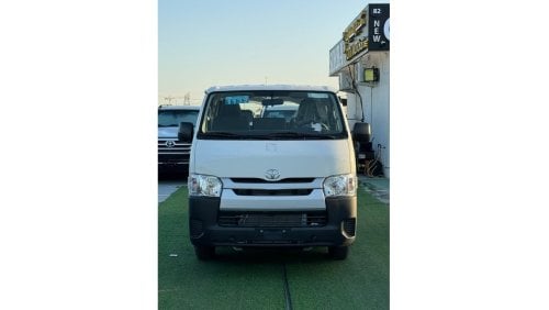 Toyota Hiace Toyota haice 3.0 Deisel Engine 15 seater  White color Interior black