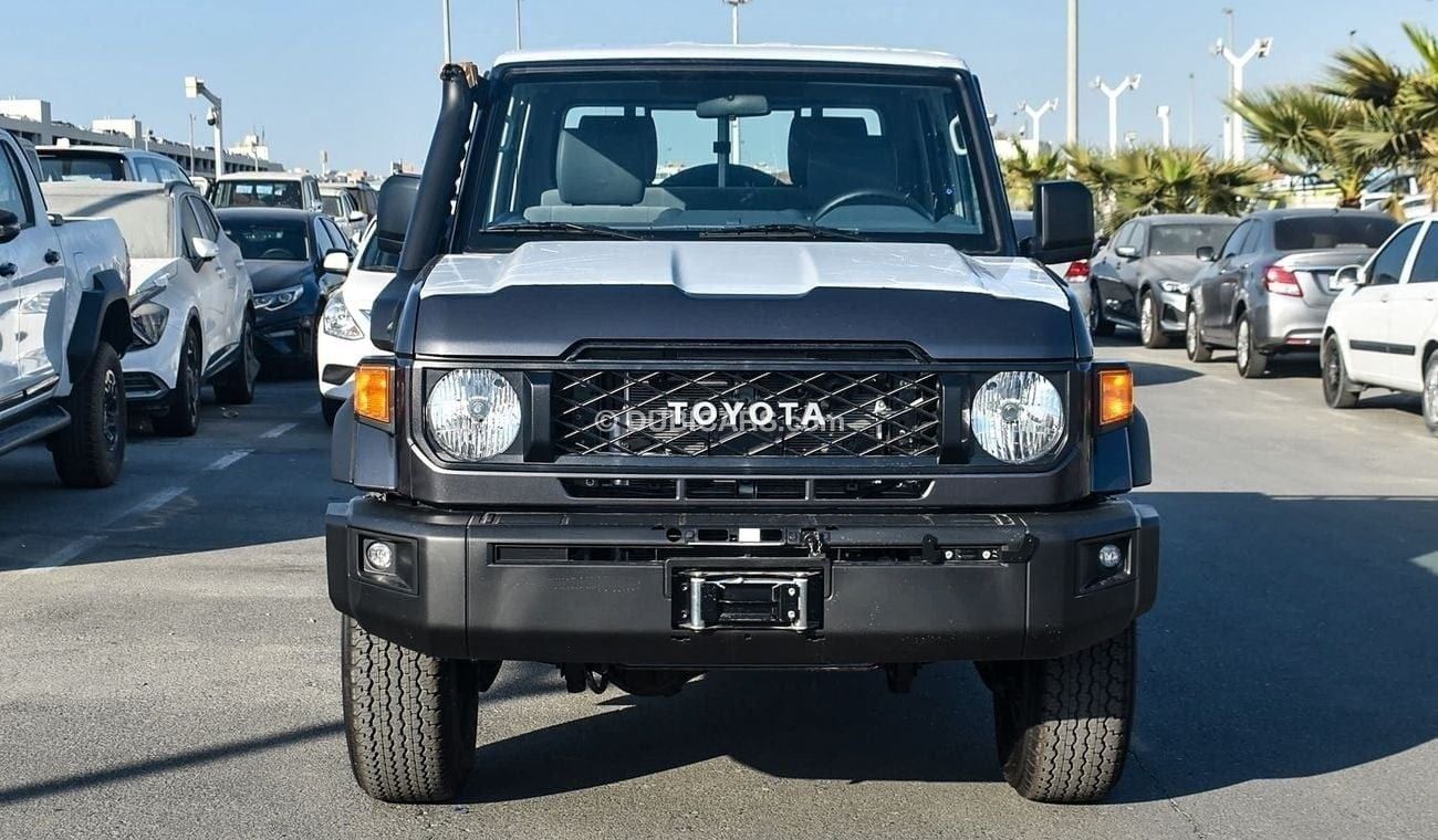 تويوتا لاند كروزر بيك آب LC79 Pickup LX 4.0L Petrol D/C Automatic