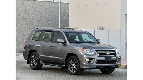 لكزس LX 570 Platinum Signature 5.7L LEXUS LX570s 2014 GCC// ACCIDENTS FREE// FULL OPTIONS// PERFECT CONDITION