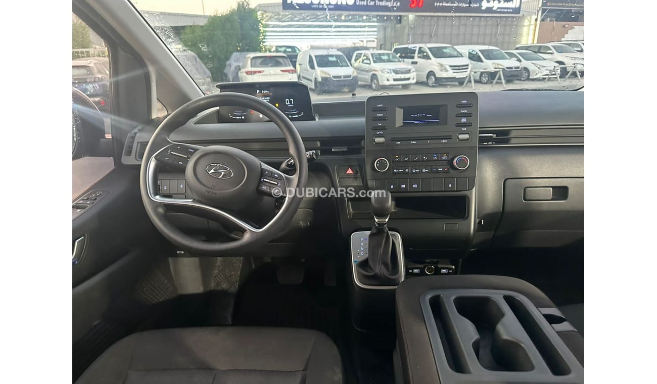 Hyundai Staria Hyundai Staria 2022 Diesel Korean Specs