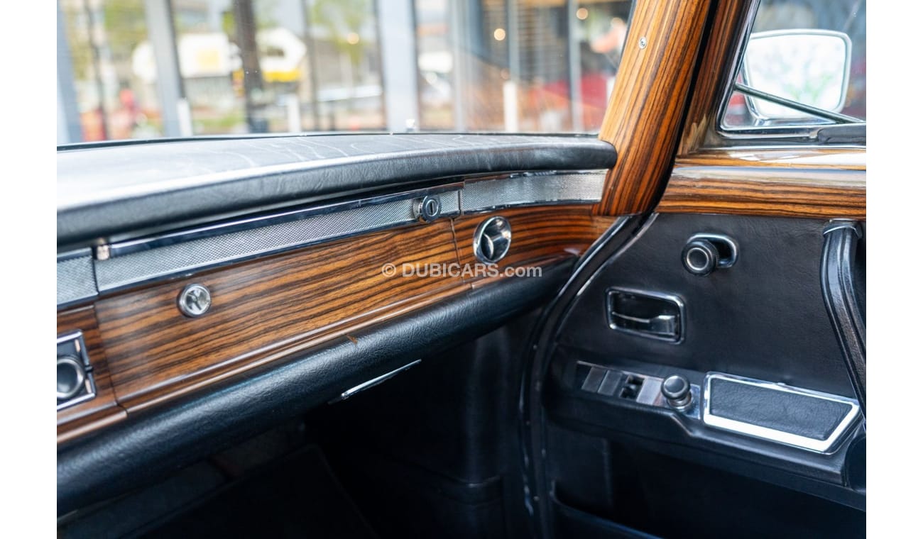 Mercedes-Benz 600 W100 SWB