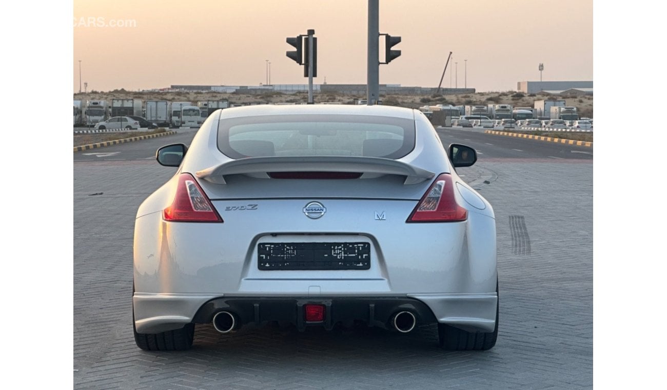 نيسان 370Z سبورت موديل 2016 خليجي حاله ممتازه من الداخل والخارج فل مواصفات