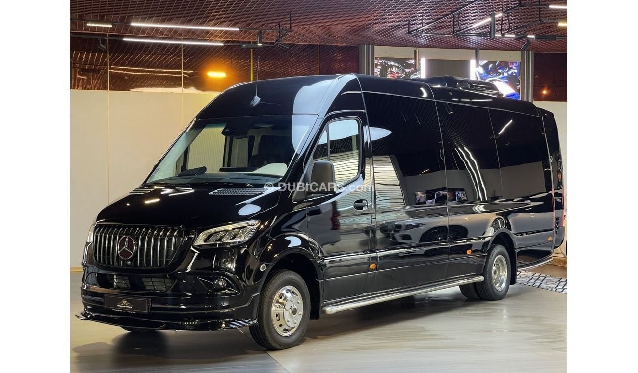 مرسيدس بنز سبرينتر 11,556 PM I 519 CDI I Wooden Floor I 16 Seater