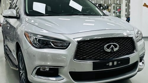 Infiniti QX60 Premium GCC .. FSH .. Original Paint .. Top Range .. V6 ..