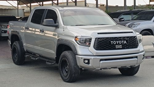 Toyota Tundra Crewmax Limited بلاتينيوم TRD