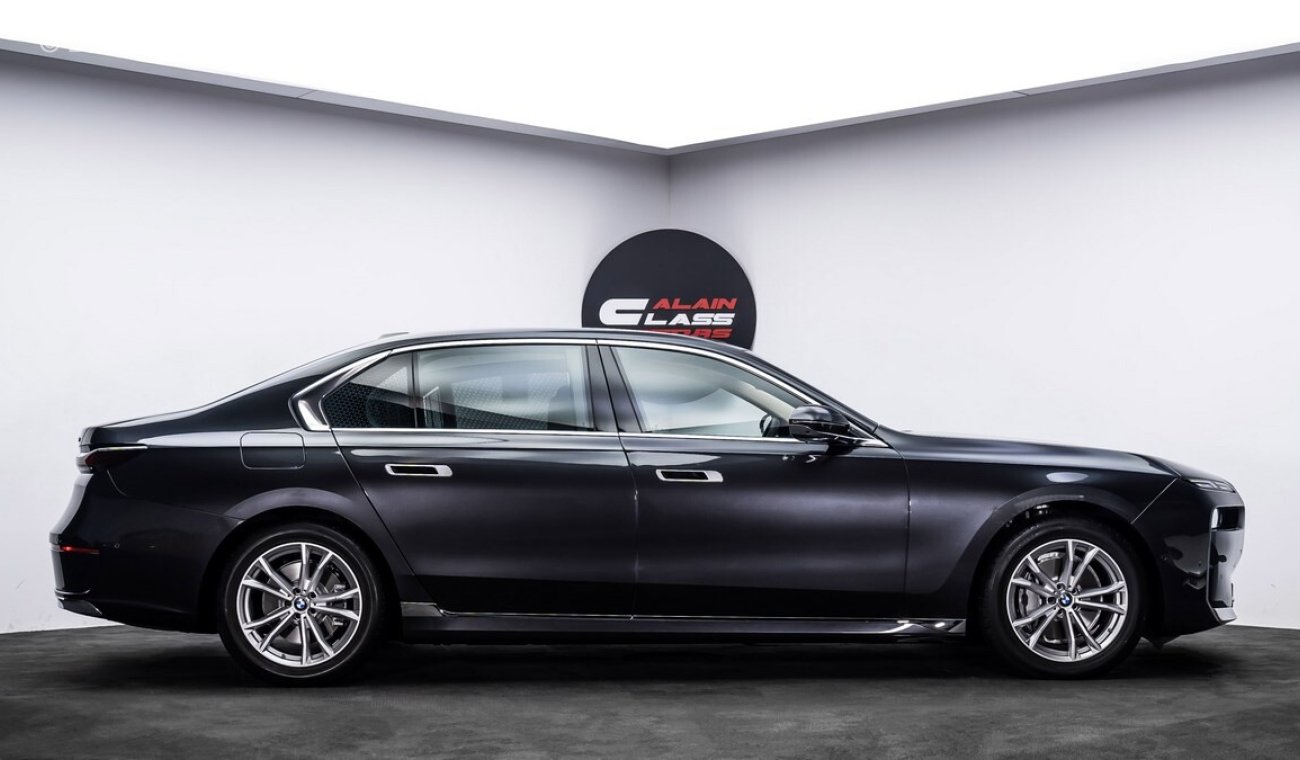BMW 735 i 2024 - GCC - Under 3 Years Warranty and Service Contract