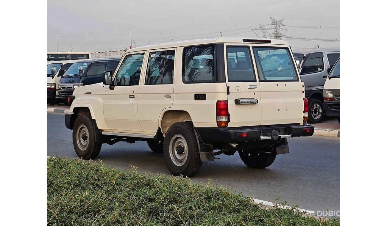 تويوتا لاند كروزر هارد توب LC76 / V6 / 4.2L DIESEL / M/T / POWER WINDOWS WITH LEATHER/ 4WD (CODE # 68037)