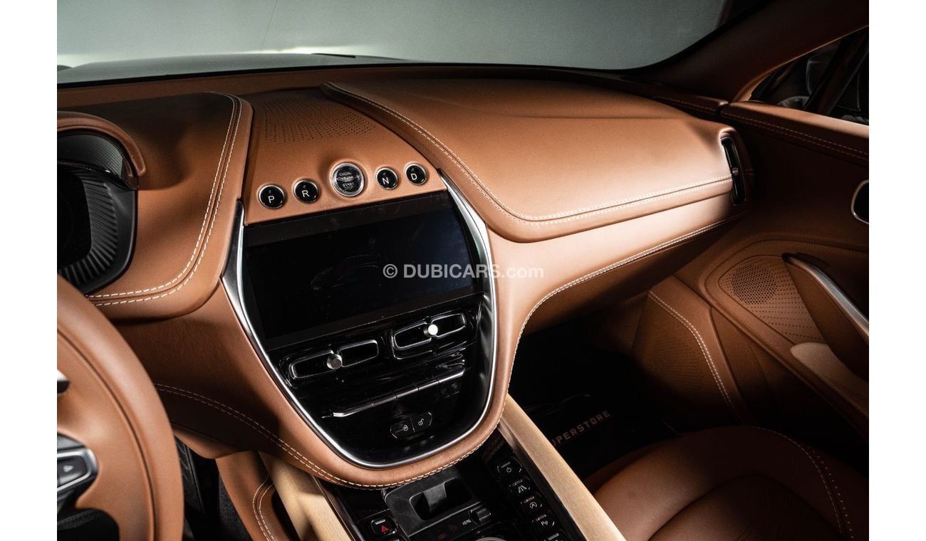 أستون مارتن DBX 2023 - ASTON MARTIN DBX - DELIVERY KMS - CARBON PACKAGE - 2 YEARS WARRANTY