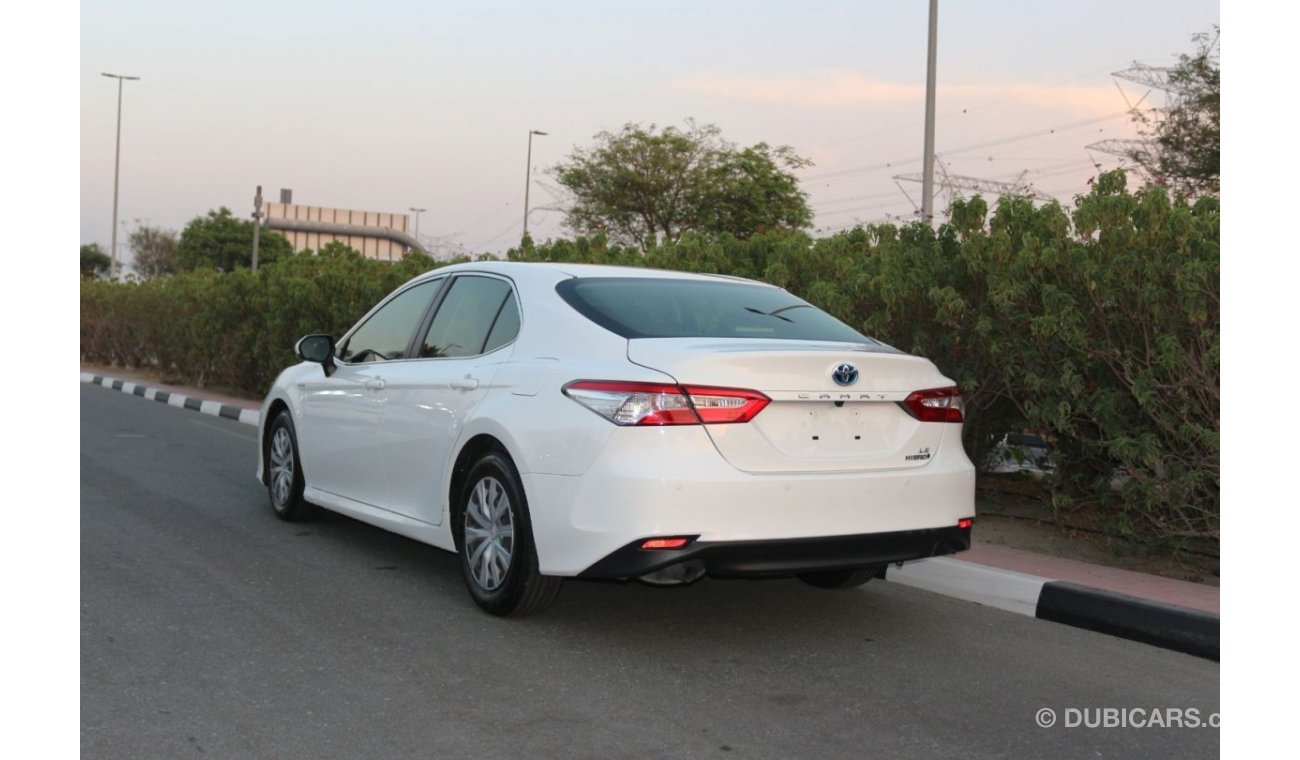 Toyota Camry GLE Hybrid Toyota Camry 2019 Gulf Hybrid only 81000 km Under warranty from al Futtaim