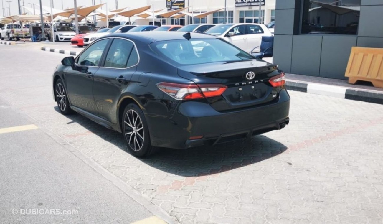 Toyota Camry SE - Sports Edition