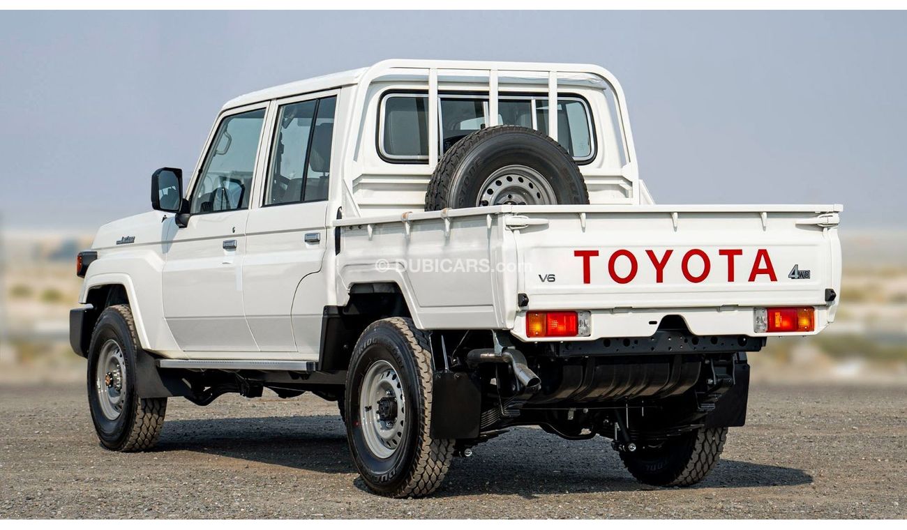 Toyota Land Cruiser Pick Up LC79DC 4.0P MT MY2024 – WHITE