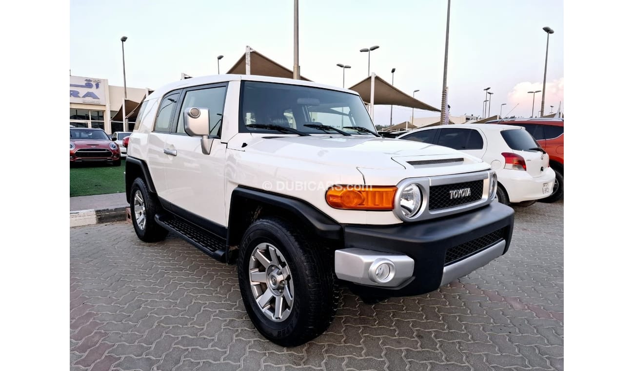 Toyota FJ Cruiser GXR 4.0L A/T Toyota FJ cruiser GXR /V6/2020 /GCC/ full option diff lock