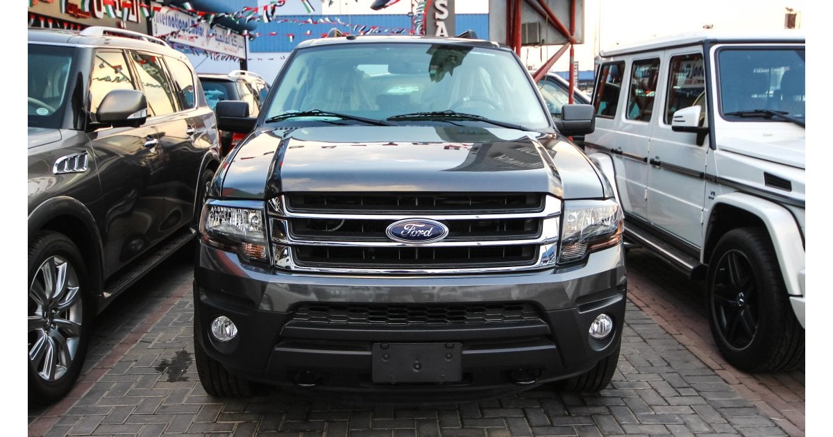 Ford Expedition for sale: AED 128,000. Grey\/Silver, 2016