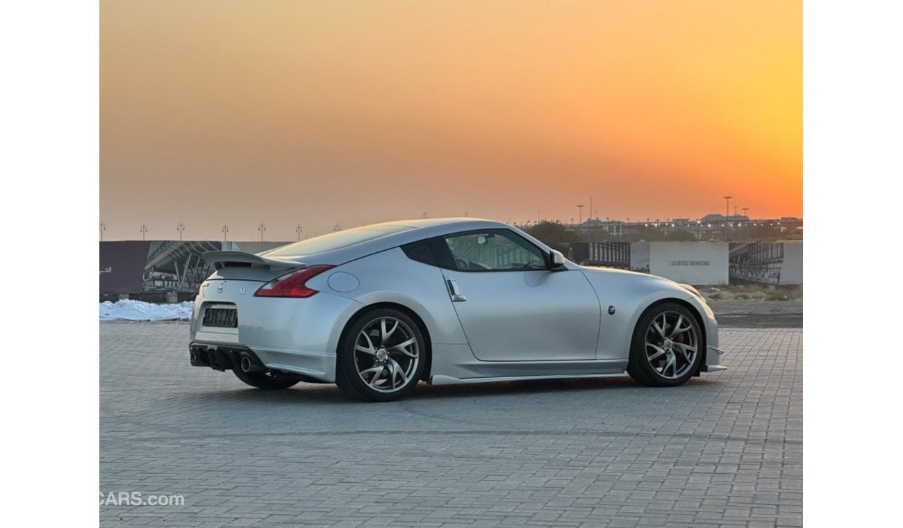 نيسان 370Z سبورت موديل 2016 خليجي حاله ممتازه من الداخل والخارج فل مواصفات