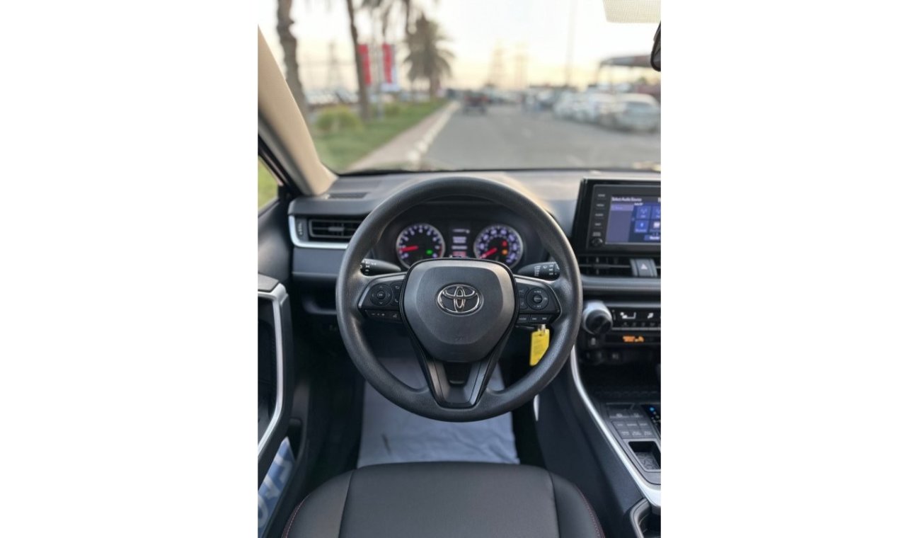 Toyota RAV4 LE Toyota RAV4 2019