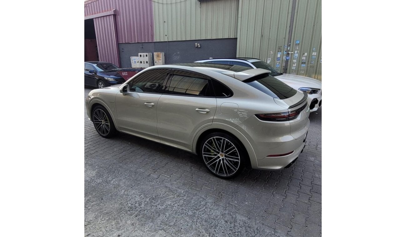 Porsche Cayenne Turbo S Hybrid