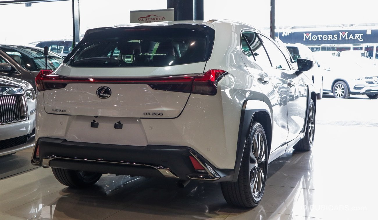 Lexus UX200