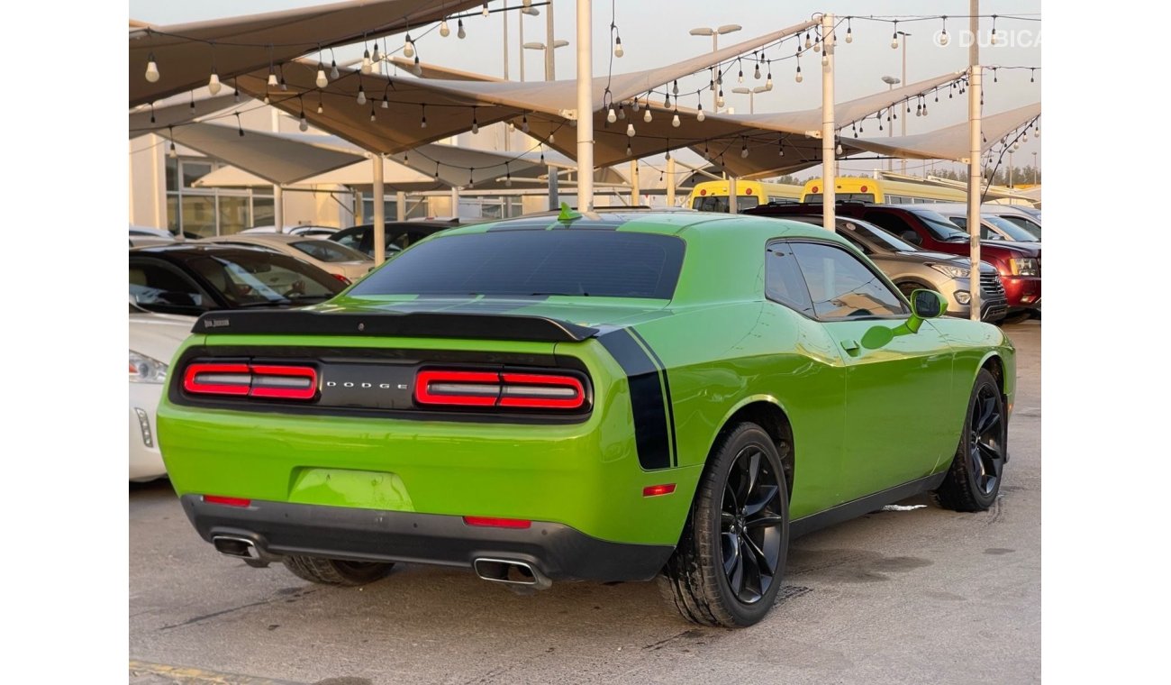 Dodge Challenger SXT Model 2017, imported from America, KIT SRT, automatic transmission, odometer 168000, 6 cylinders