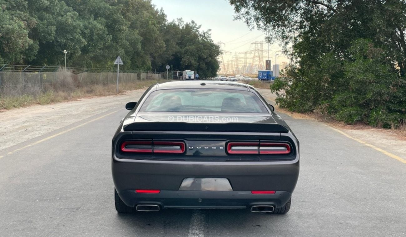 Dodge Challenger R/T 5.7L (370 HP)