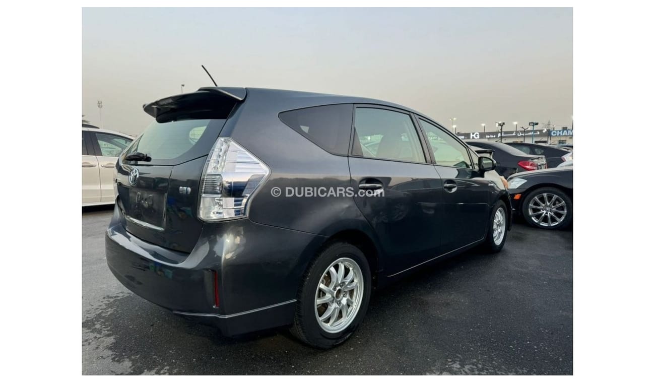 Toyota Prius Toyota Prius V