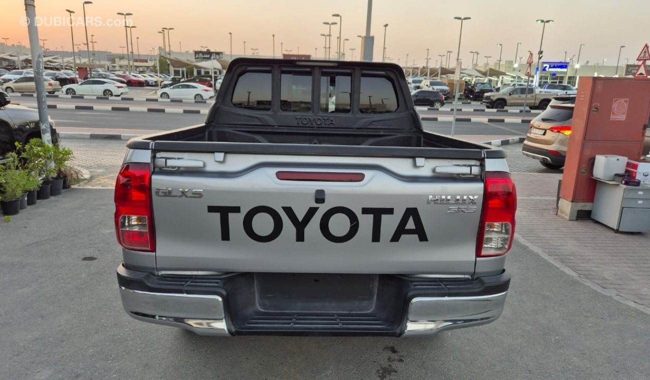 Toyota Hilux 2017 Toyota Hilux SR (AN120), 4dr Double Cab Utility, 2.7L 4cyl Petrol, Manual, Four Wheel Drive. cl