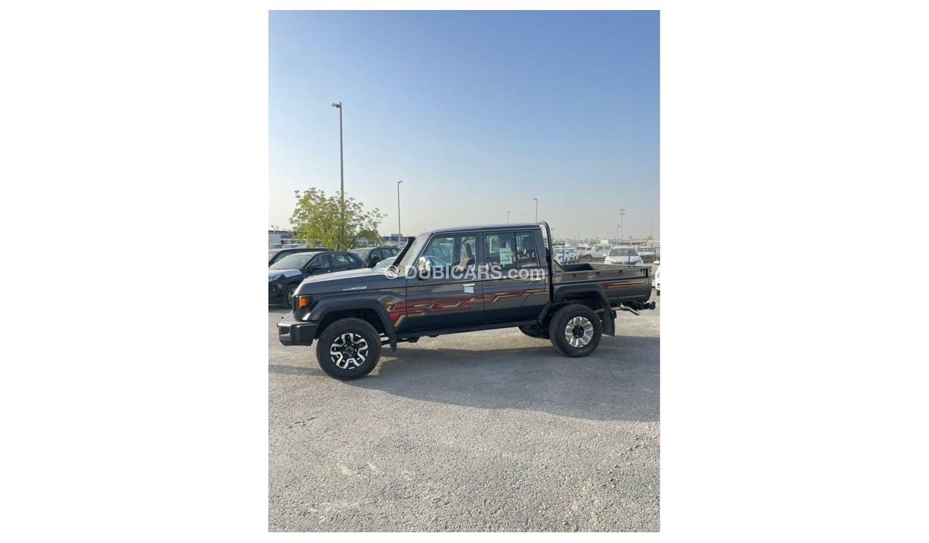 تويوتا لاند كروزر بيك آب VDJ79 2.8L DIESEL A/T DOUBLE CABIN FULL OPTION PICKUP