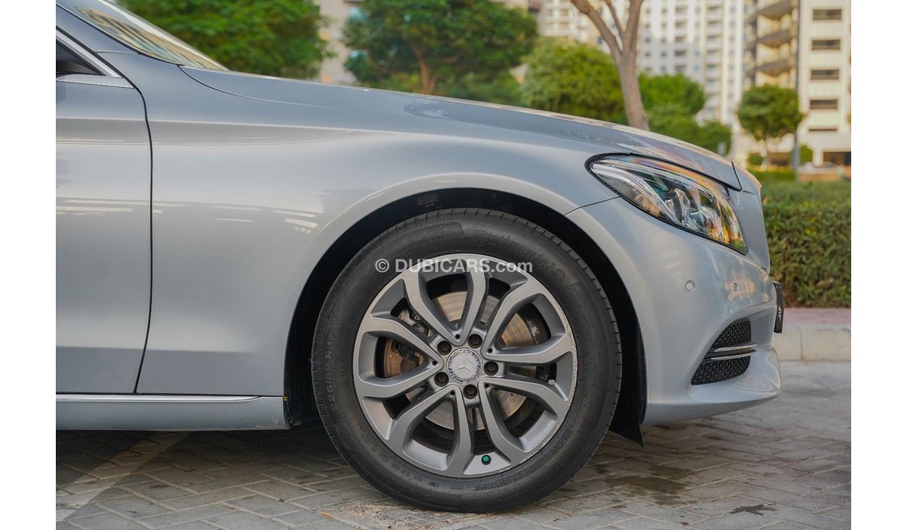 مرسيدس بنز C200 2015 Mercedes-Benz C200 Sedan  2.0L