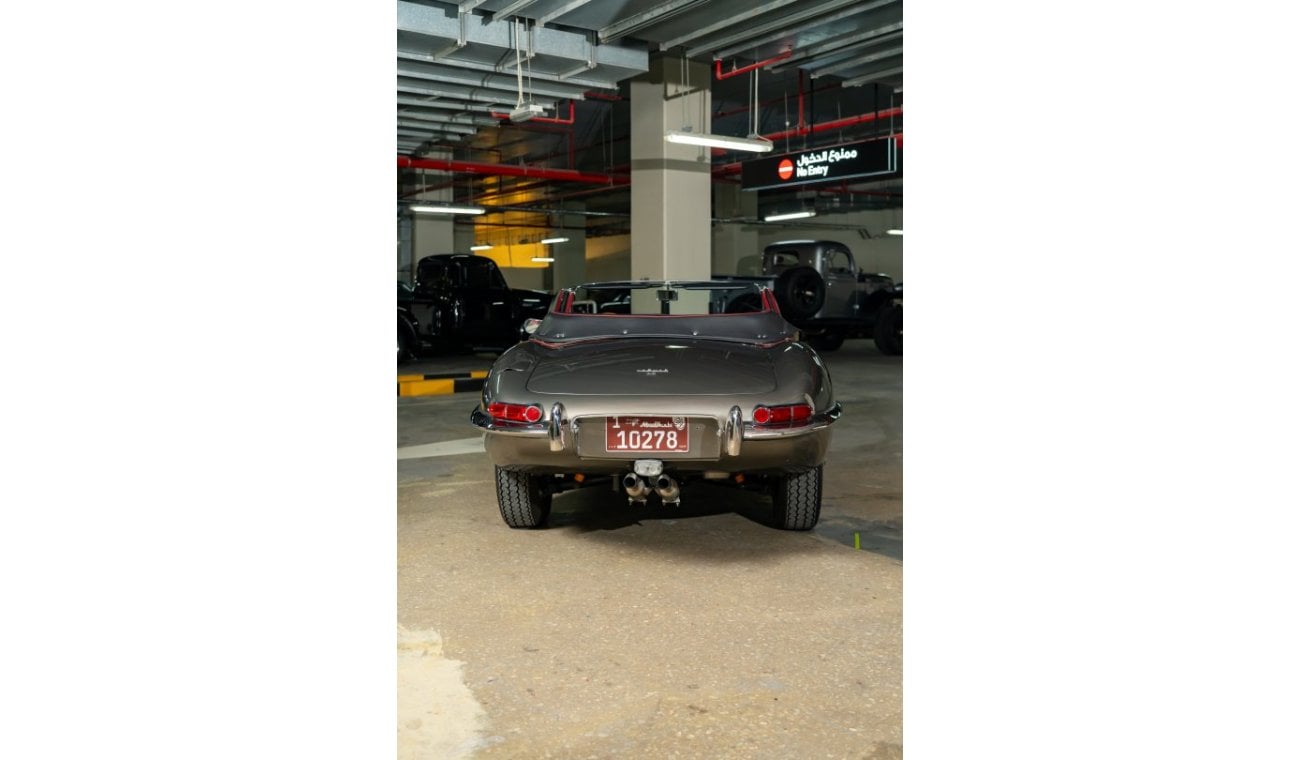 Jaguar E Type