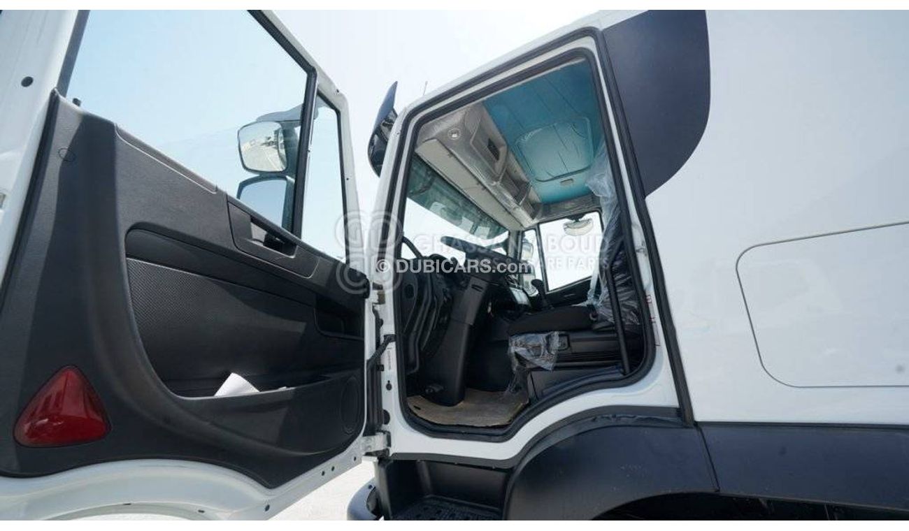 Iveco Trakker Head 6×4, GCW 130 Ton HP 420, Sleeper Cabin w/ Hub Reduction MY23 Tractor Head Tractor Head Diesel