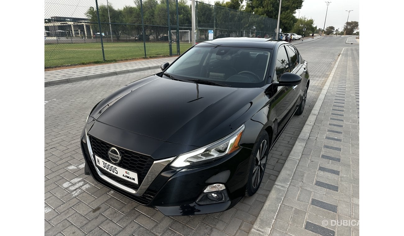 Nissan Altima SV full option with Radar