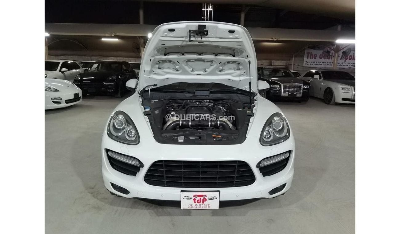 Porsche Cayenne Turbo 4.8L (500 HP) WITH PANORAMIC ROOF, BOSE SOUND SYSTEM AND MORE..