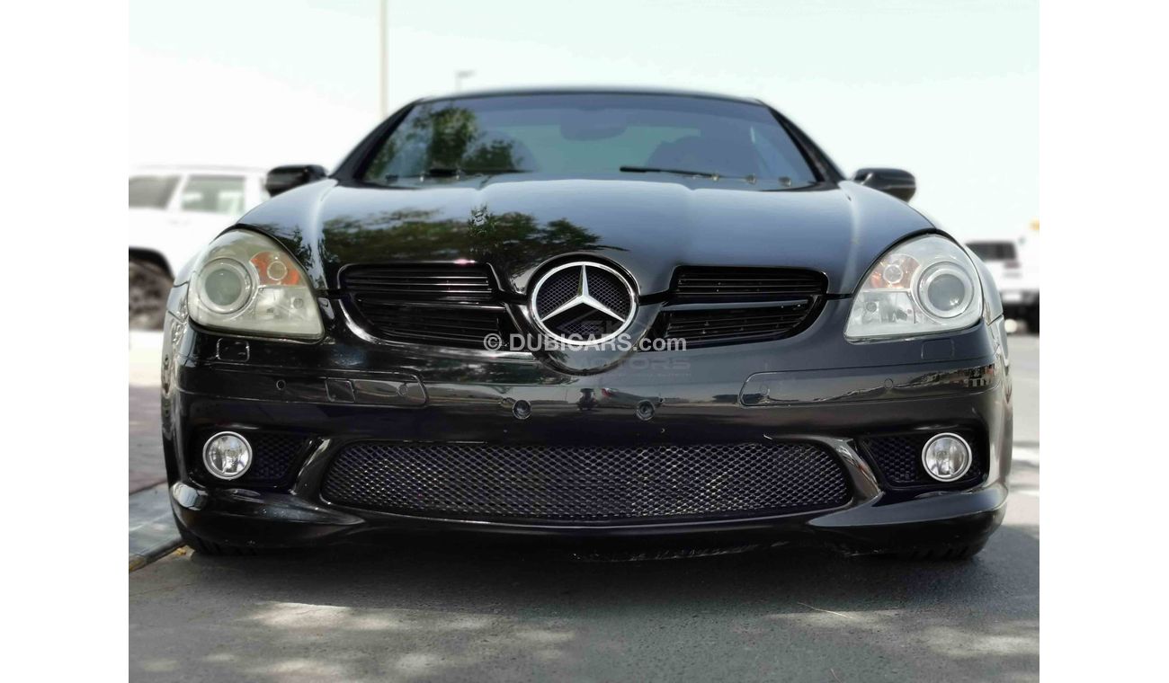 Mercedes-Benz SLK 200 2.0L, 17" Rims, DRL LED Headlights, Parking Sensor, Leather Seats, Bluetooth, USB (LOT # 763)