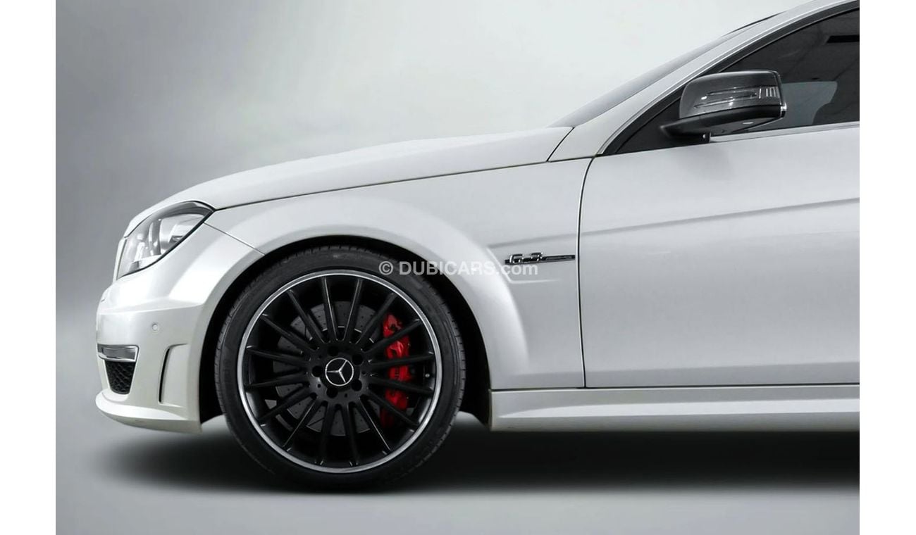 مرسيدس بنز C 63 AMG Std 6.2L