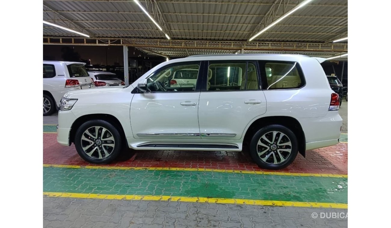 Toyota Land Cruiser VXR