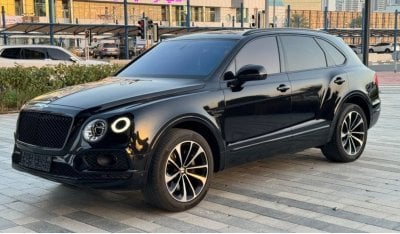 بنتلي بينتايجا سيجناتشر Bentayga Gcc low mileage export only