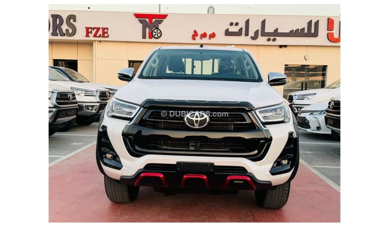 تويوتا هيلوكس TOYOTA HILUX 4.0 AT FENDER WHITE 2025