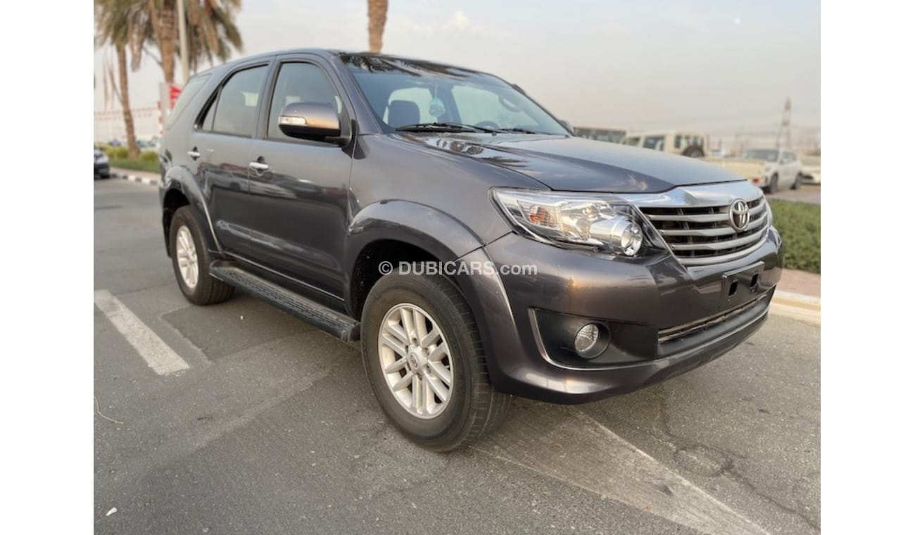 Toyota Fortuner Toyota Fortuner 2014 EXR 2.7 V4 petrol left hand drive