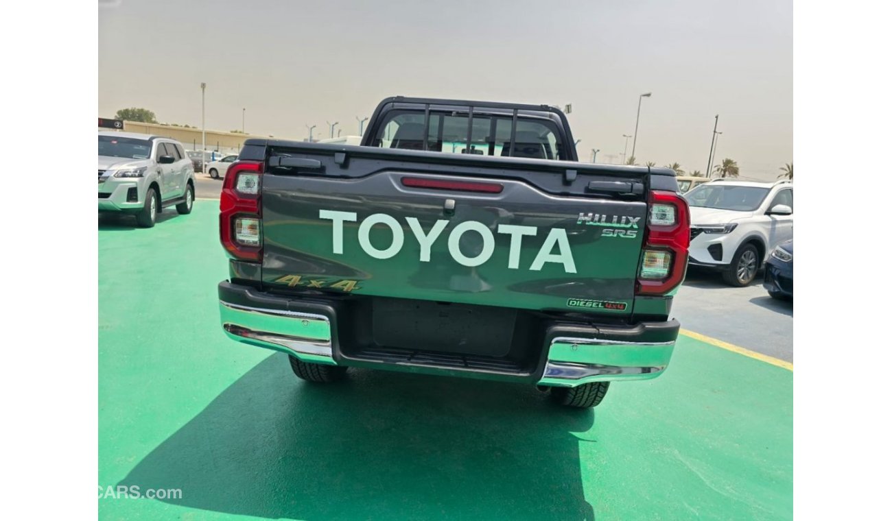 تويوتا هيلوكس 2.4L DIESEL 4X4 FULL OPTIONS A/T 2024