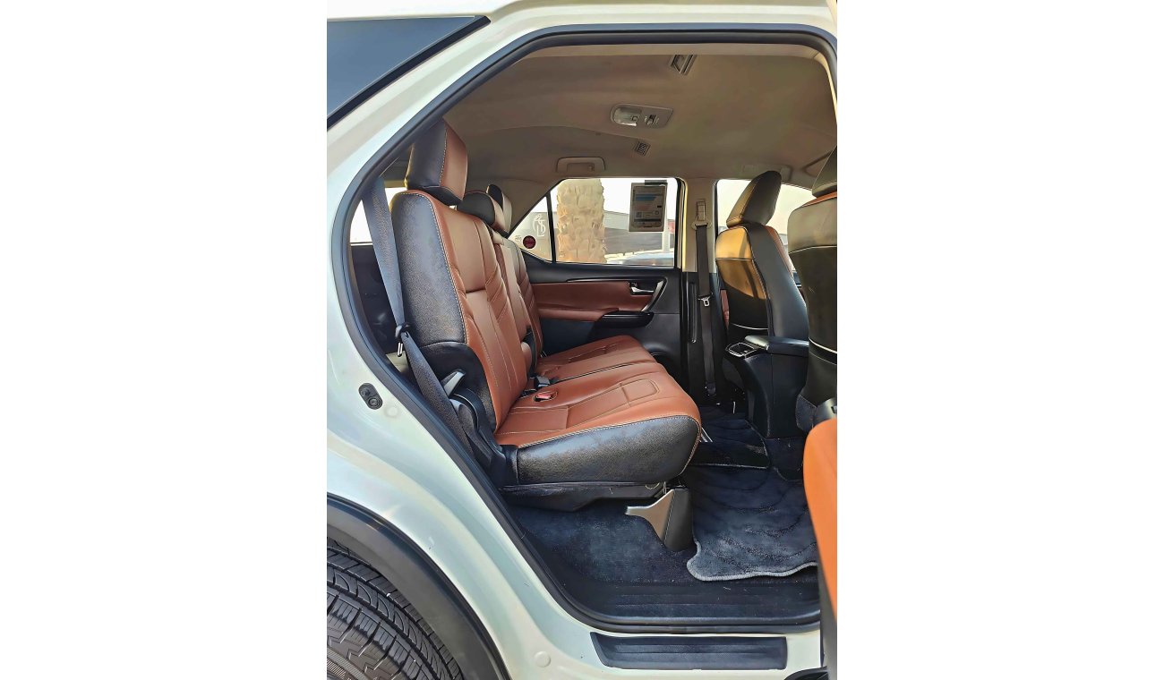 Toyota Fortuner EXR V4 4WD/ GCC/ LEATHER SEATS/ LOW MILEAGE/ 1330 MONTHLY / LOT#11762